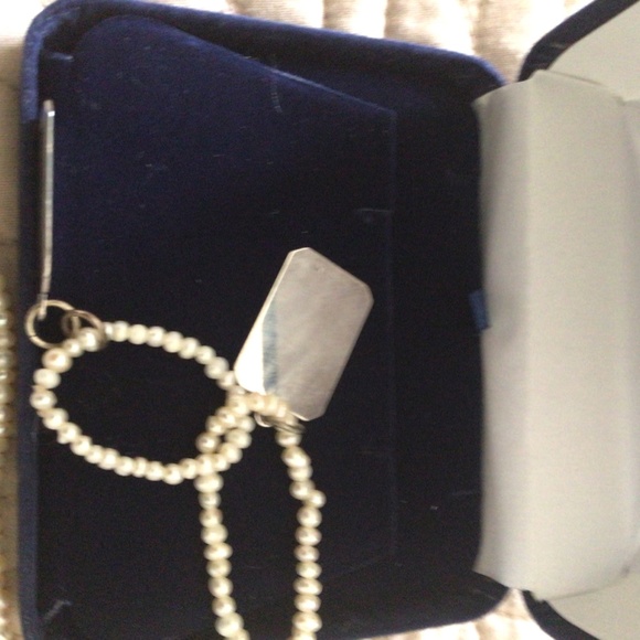 Freshwater pearls with dual silver pendants. - Picture 6 of 7